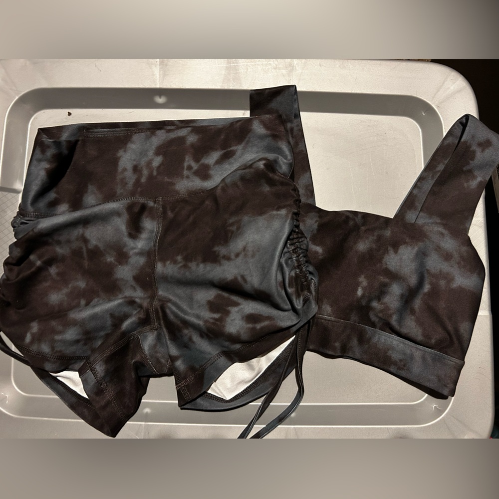 Gilly Hicks Dark Tie-Dye workout set